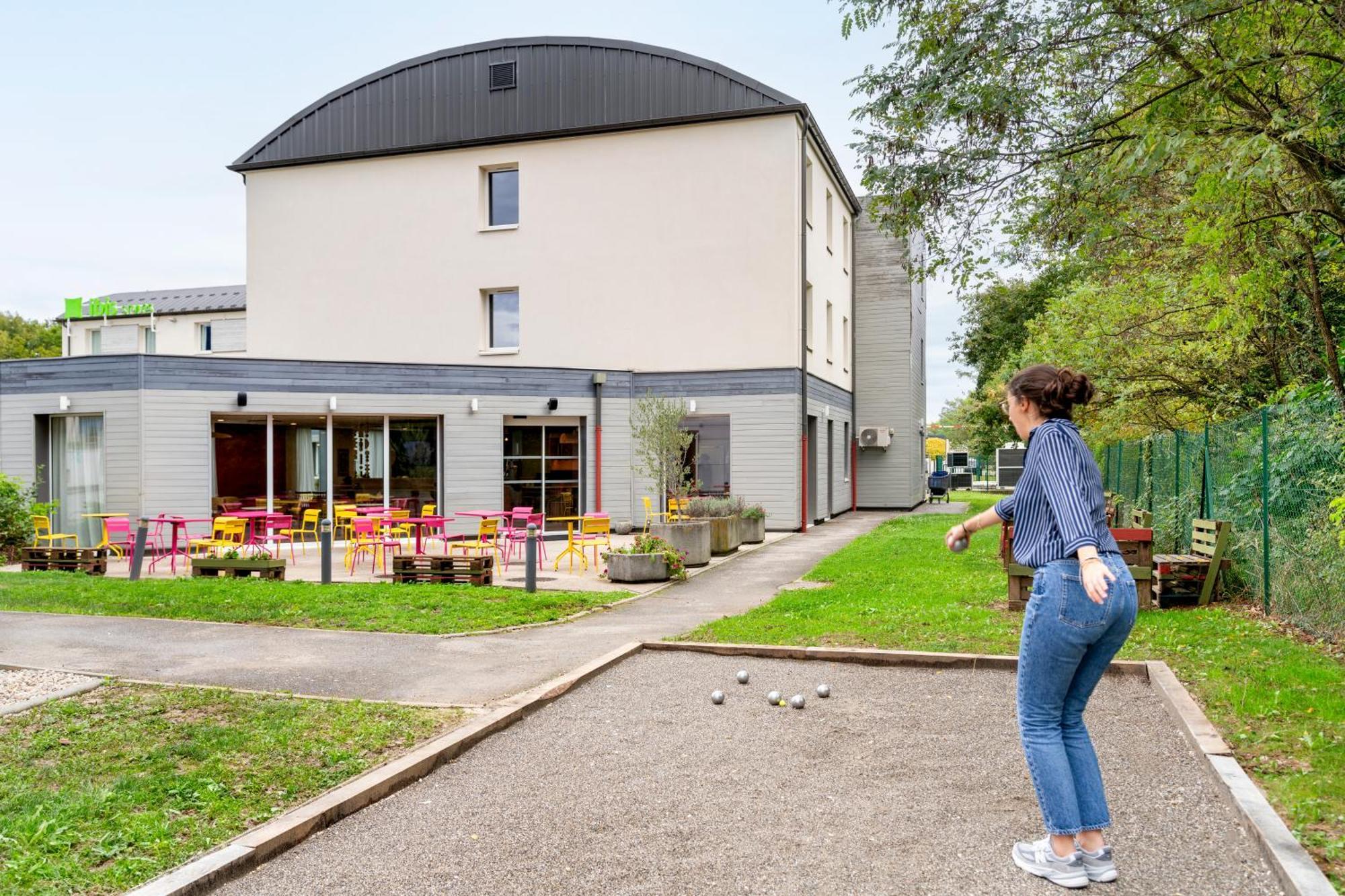 Hotel Ibis Styles Prevessin Geneve Aeroport Exterior foto